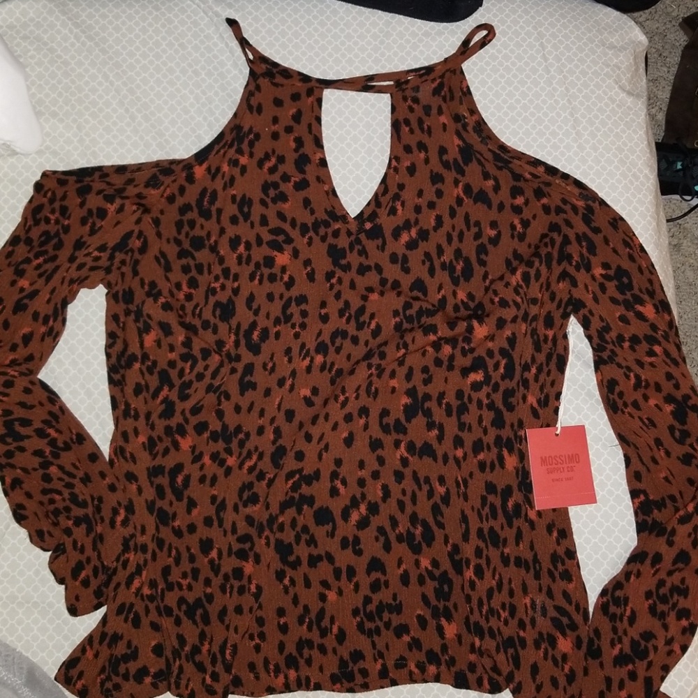 Flirty cold shoulder leporad blouse